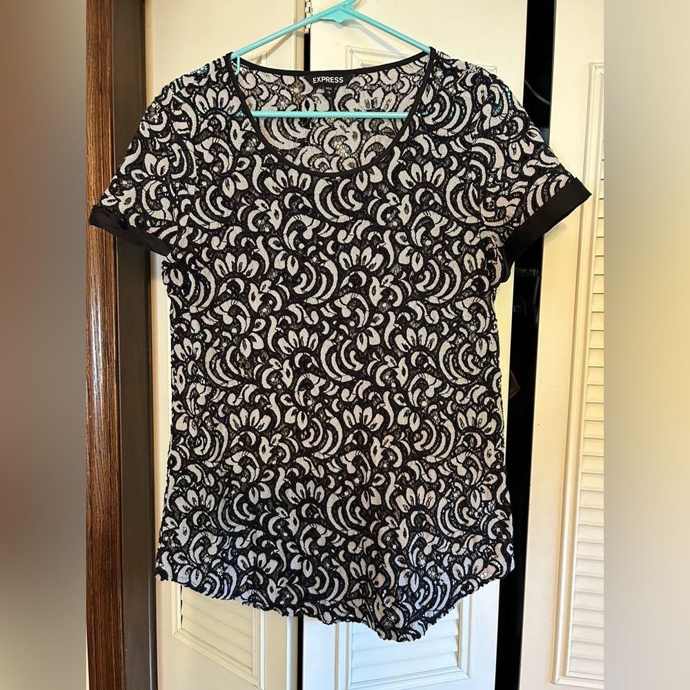 Express Lace Short Sleeve Top